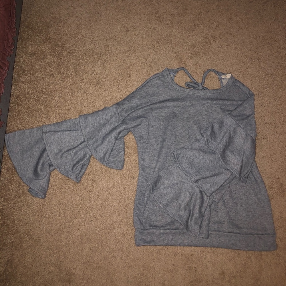 NEVER WORN Ruffle Sleeve Sweater